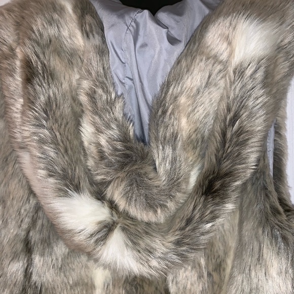 Aeropostale faux fur vest - Picture 4 of 6